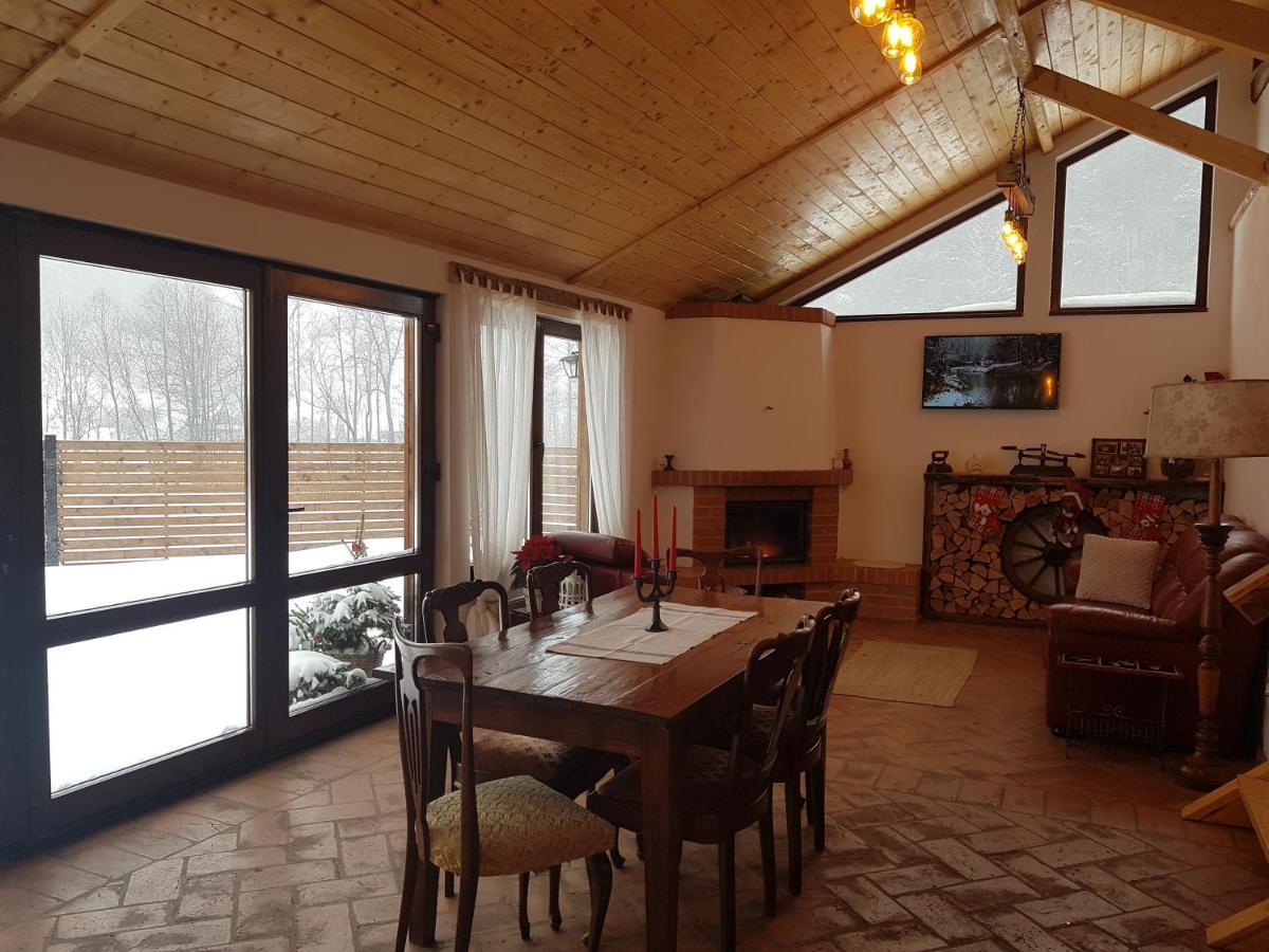 Sura Lu' Vasile. Bed and Breakfast Crivina  Buitenkant foto